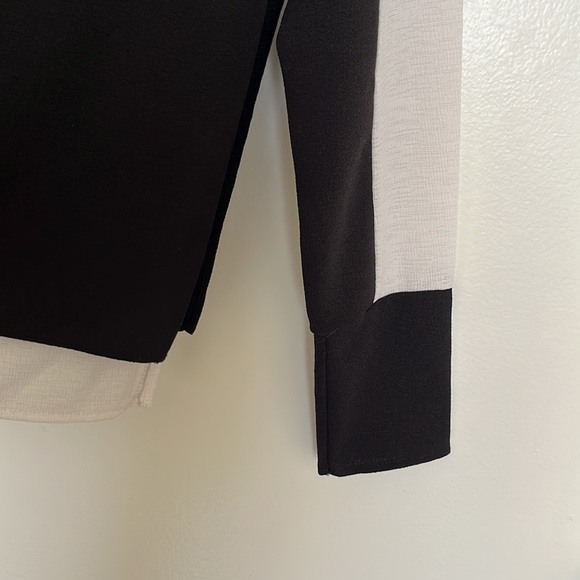 Contrast ColorBlock Blouse - Picture 6 of 6